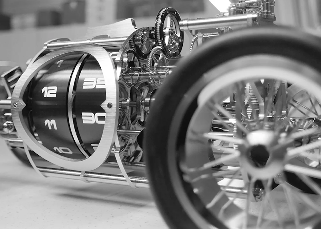 News: L'Epée 1839 Time Fast D8. 1950s Racing Cars Meet Swiss